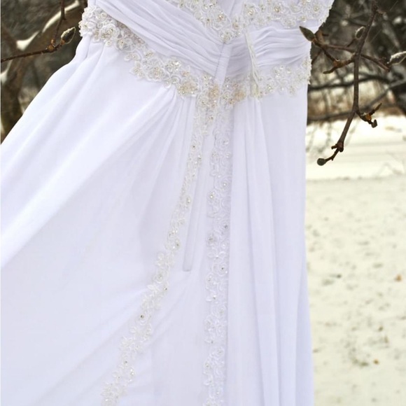 Spaghetti Strap Wedding Dress, New With Tags - Picture 4 of 13